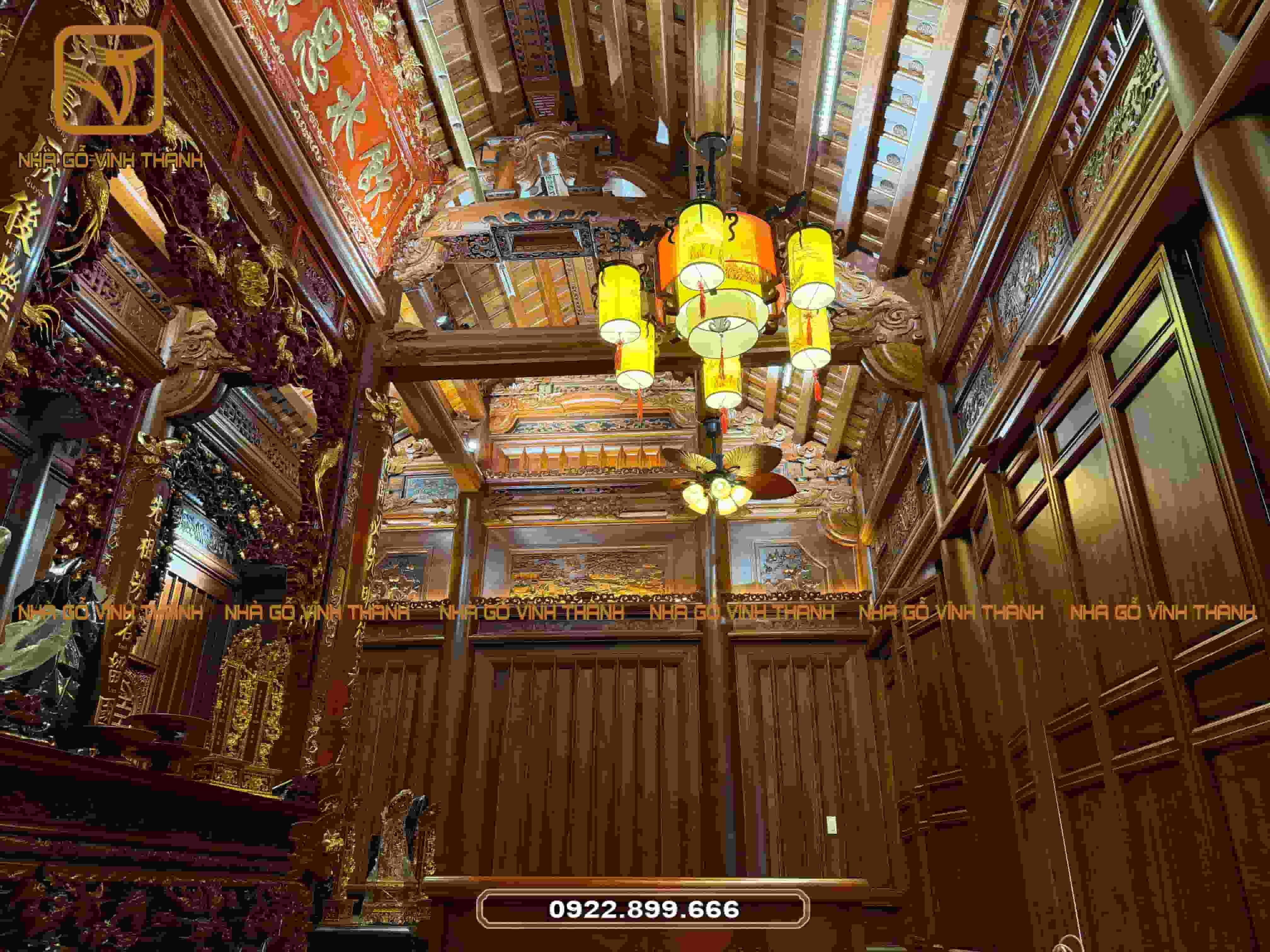 Chi tiết đục chạm b&ecirc;n trong nh&agrave; gỗ 3 gian kẻ truyền